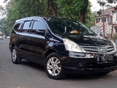 Mobil Nissan Grand Livina SV 2013 Hitam Normal Siap Pakai Bandung
