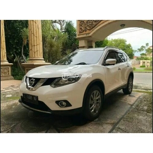 Mobil Nissan X-Trail Bekas Tahun 2014 Warna Putih Matic - Surabaya