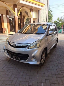 Mobil Toyota Avanza Veloz Bekas Tahun 2013 Siap Pakai Matic Harga Terjangkau - Mojokerto