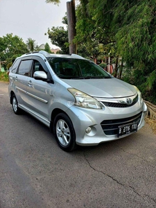 Mobil Toyota Avanza Veloz Luxury Manual Silver Bekas Tahun 2014 - Jakarta Selatan