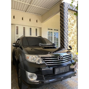 Mobil Toyota Fortuner G VNT Matic Diesel Bekas Tahun 2012 Warna Hitam - Yogyakarta