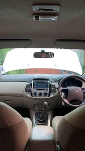 Mobil Toyota Innova Diesel 2013 Warna Putih Bekas Pemakaian Pribadi Pajak Panjang - Medan
