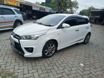 Mobil Toyota Yaris G Upgrade TRD 2015 Matic Putih Mulus Pajak Panjang - Tangerang Kota