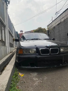 BMW 320i 1995