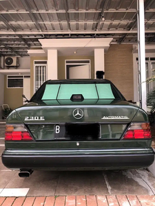 Mercedes-Benz E230 1990