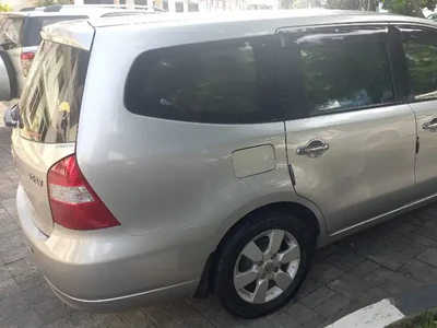 Nissan Grand livina 2008