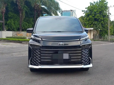 Toyota Voxy 2023