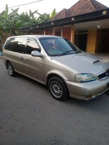 Kia Carnival 2001