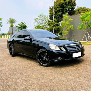 Mercedes-Benz E200 2010