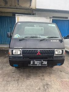 Mitsubishi L300 2017