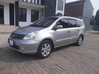 Nissan Grand livina 2010