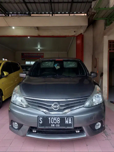 Nissan Grand livina 2015