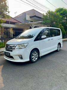 Nissan Serena 2013