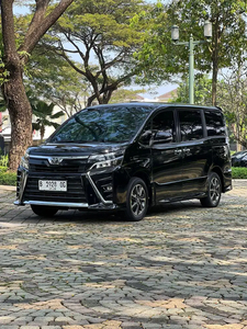 Toyota Voxy 2018