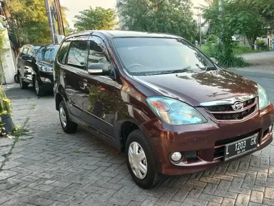 Daihatsu Xenia 2010