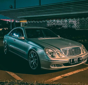 Mercedes-Benz E240 2003