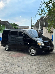 Nissan Serena 2005