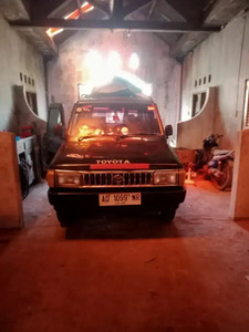 Toyota Kijang Super 1988