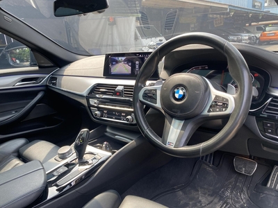 BMW 5 Series 530i M Sport 2020 Hitam