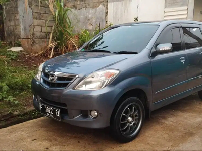 Daihatsu Xenia 2011