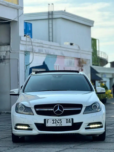 Mercedes-Benz C300 2011