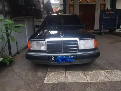 Mercedes-Benz E300 1991