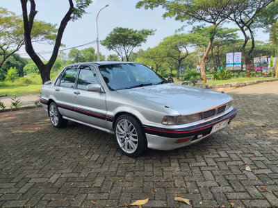 Mitsubishi Eterna 1990