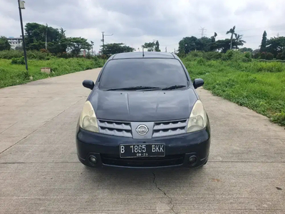 Nissan Grand livina 2010