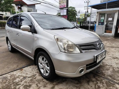 Nissan Livina 2012