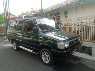 Toyota Kijang Super 1988