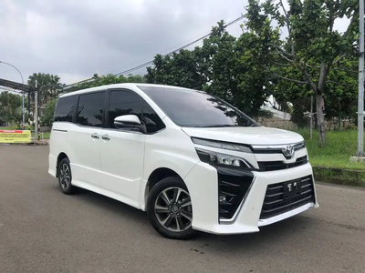 Toyota Voxy 2020