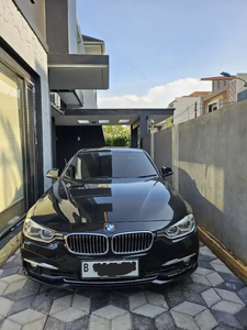BMW 320i 2019