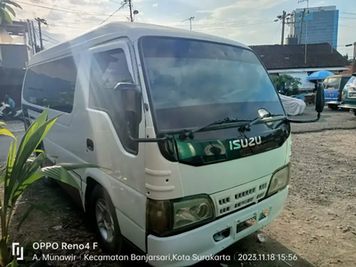 Isuzu Elf Minibus 2013