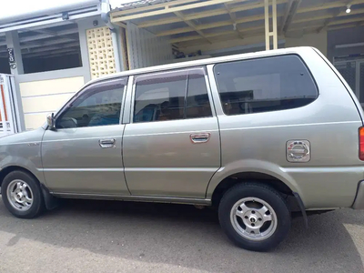 Toyota Kijang 2003