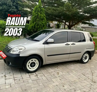 Toyota Raum 2003