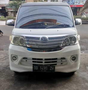 Daihatsu Luxio 2014