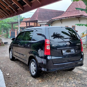 Daihatsu Xenia 2010