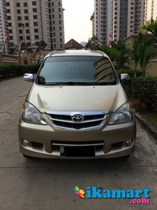 Dijual Toyota Avanza G Manual 2008 Gold