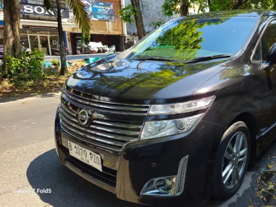 Nissan Elgrand 2012