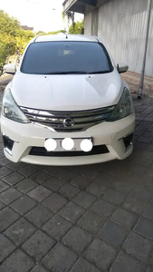 Nissan Grand livina 2013