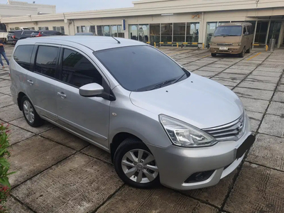 Nissan Grand livina 2015