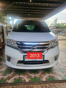 Nissan Serena 2013