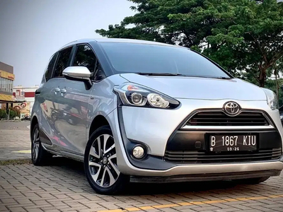 Toyota Sienta 2016