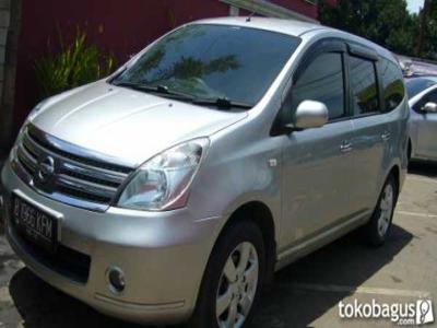 NISSAN Grand Livina 1.5Ultimate '09 Silver Metalic MULUS