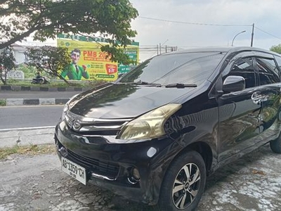 2013 Daihatsu Xenia 1.0 M MT DELUXE