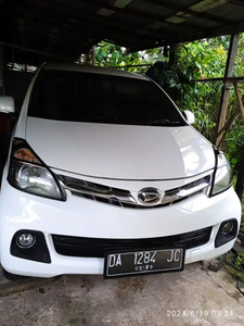 Daihatsu Xenia 2015