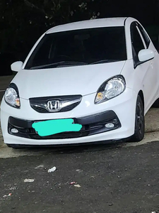 Honda Brio 2016