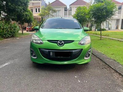 Mazda 2 2012