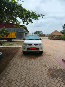 Mitsubishi Pajero Sport 2013