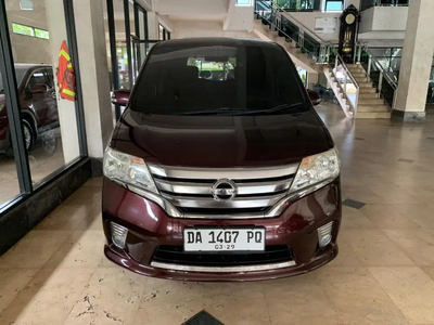 Nissan Serena 2013